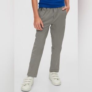 GapKids Hybrid Pull-On Pants with Quick Dry oxide grey size medium (8-9)